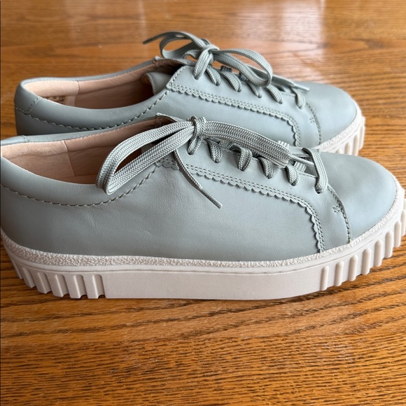 New size 8.5 Clarks Mayhill Walk Platform Sneakers - Picture 2 of 6